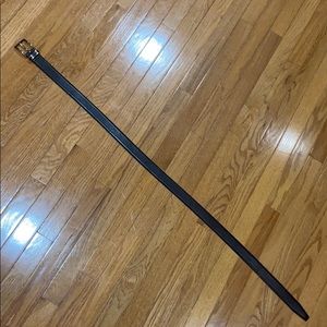 Hugo boss black leather belt 42” made in Italy